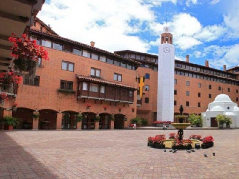 Hotel Estelar La Fontana Bogotá Exteriör bild Central Square